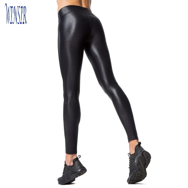 Venta al por mayor sexy brillante piel apretada de imitación de cuero negro yoga leggings para las mujeres de cintura alta pantalones de las señoras de moda elástico de la PU medias