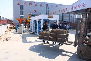 HONGBAOYUAN nhà máy QT10-15 khối Bê Tông lồng vào nhau lát sân vườn khuôn/xi măng đá ốp lát khuôn/<span class=keywords><strong>hydraform</strong></span> máy để bán - Product Image 6