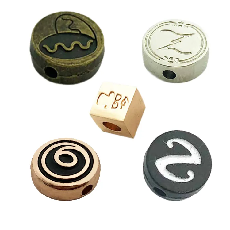 Abalorio de aleación de Zinc con logotipo personalizado, joyería grabada, logotipo de cuenta de Metal para pulsera