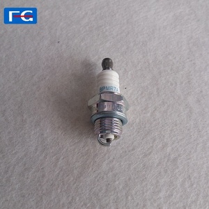 En kaliteli motor parçaları 2 zamanlı motor bujisi BM6A BPMR7A WSR6F WS7F buji için zincir testere, ÇALI KESİCİ bölüm