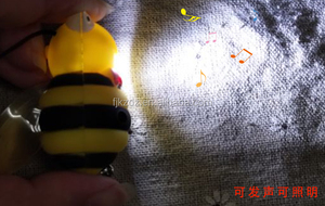可爱的蜜蜂造型照明钥匙扣带嗡嗡声的钥匙扣发光二极管手电筒声音蜜蜂造型钥匙扣
