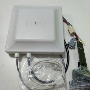 Lungo Raggio <span class=keywords><strong>RS232</strong></span> <span class=keywords><strong>TCP</strong></span>/<span class=keywords><strong>IP</strong></span> Wiegand RS485 Interfaccia WIFI UHF <span class=keywords><strong>RFID</strong></span> <span class=keywords><strong>Reader</strong></span> Writer