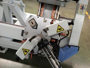 Máquina de fabricación de marcos de puerta y ventana de aluminio