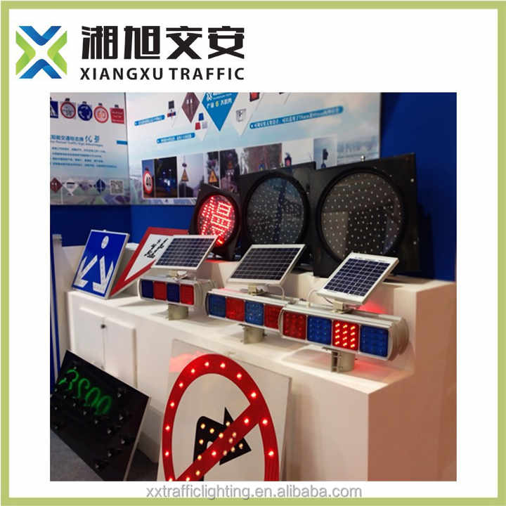User-defined Solar LED Warning Traffic Light with Blue Red Color
