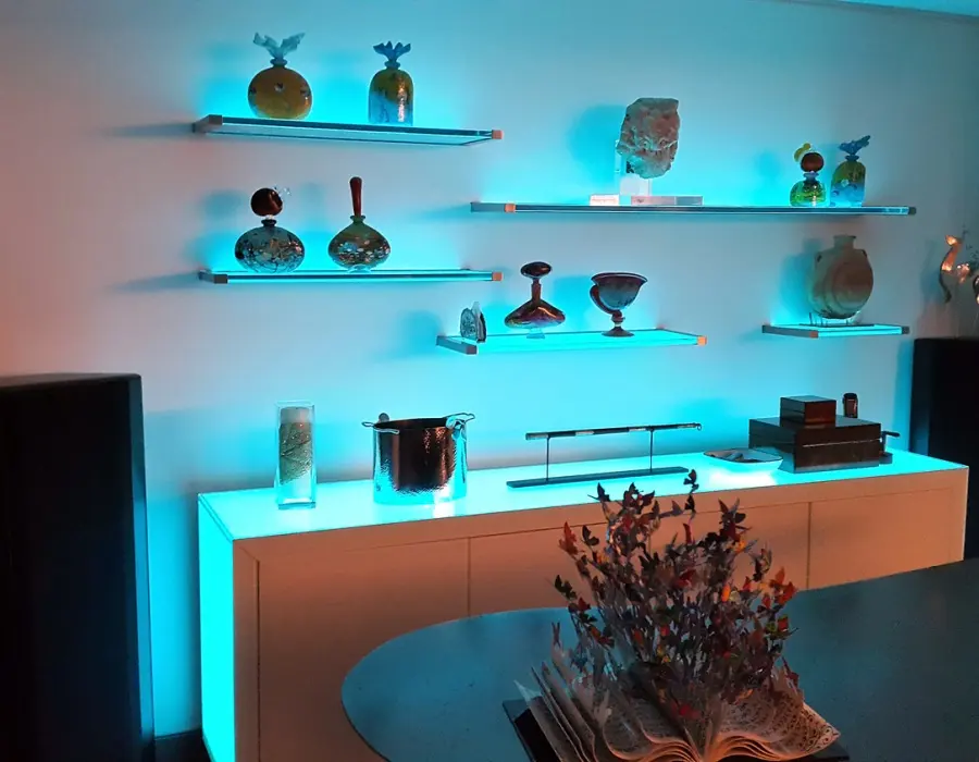 Estantería personalizada con luz led para exhibición de muebles, estante para exhibición