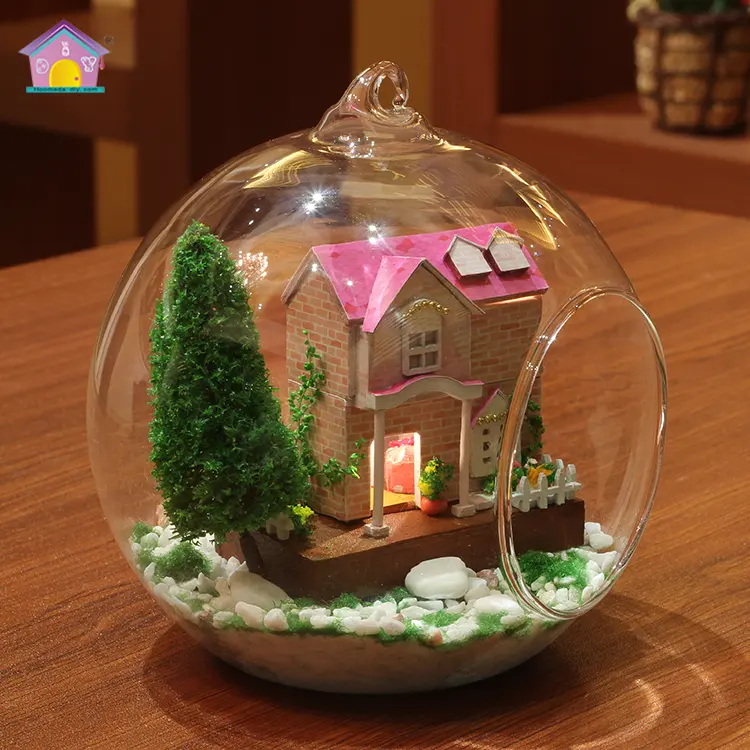 Nuove idee per la decorazione domestica 2017, casa delle bambole in miniatura con sfera di vetro fai-da-te per la decorazione domestica