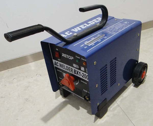 Yüksek frekanslı AC ark kaynak <span class=keywords><strong>BX1</strong></span> <span class=keywords><strong>130B</strong></span> KAYNAK MAKINESİ fiyat