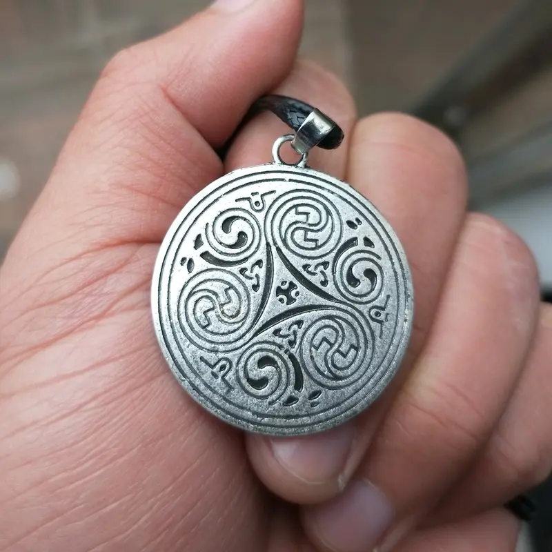Collar con colgante de runas nórdicas para hombre, amuleto de poder, talismán salvaje, regalo, joyería antigua