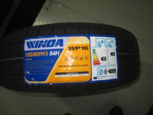 Çin rekabetçi fiyat Winda Boto kış kar PCR araba lastik için 185/60R15