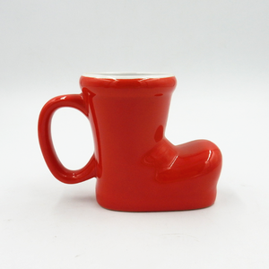 不同颜色和设计的圣诞陶瓷靴子马克杯 - Product Image 2