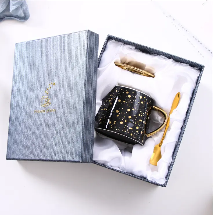 Mulai emas cangkir keramik kotak hadiah ulang tahun Natal perusahaan hadiah souvenir promosi Pernikahan hadiah berguna mug set untuk pernikahan