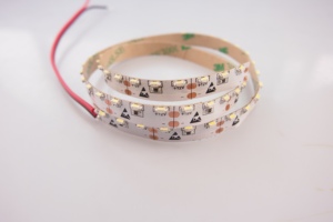 柔軟な高密度サイドビューSMD335120Led/m 4.8W 9.6W曲げ可能な高品質設計DC12V 24VLedサイドビュー発光テープ