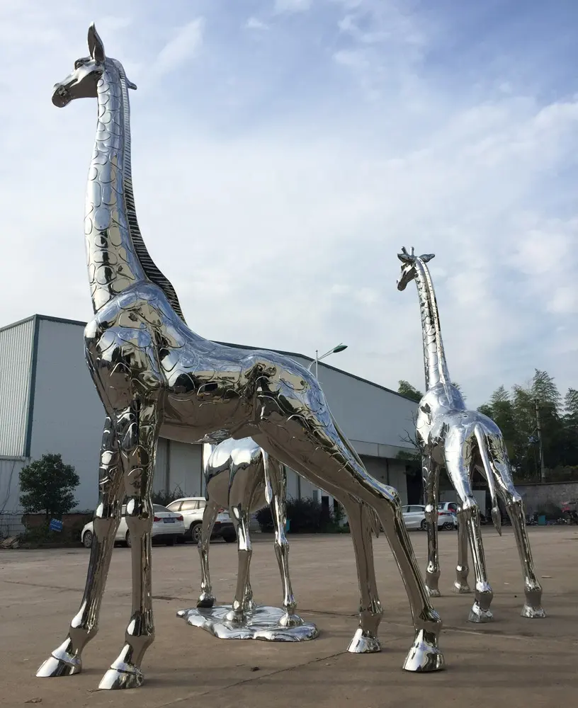 Luxo brilhante metal girafas camelo animal estátua paisagem decoração ao ar livre metal arte escultura enviada para Dubai