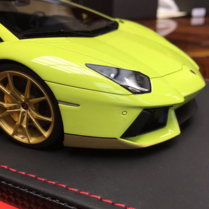 1 18 Diecast Miniature <strong>Model</strong> <strong>Car</strong> Scale <strong>Model</strong> <strong>Car</strong> 1/18 Vehicle
