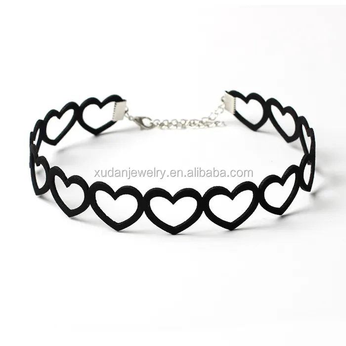 2016 Nero a Forma di Cuore di Velluto Chocker Collane Per Le Donne Lunghezza 29 cm Regolabile Stile Punk Gotico Tatuaggio Chocker Della Collana