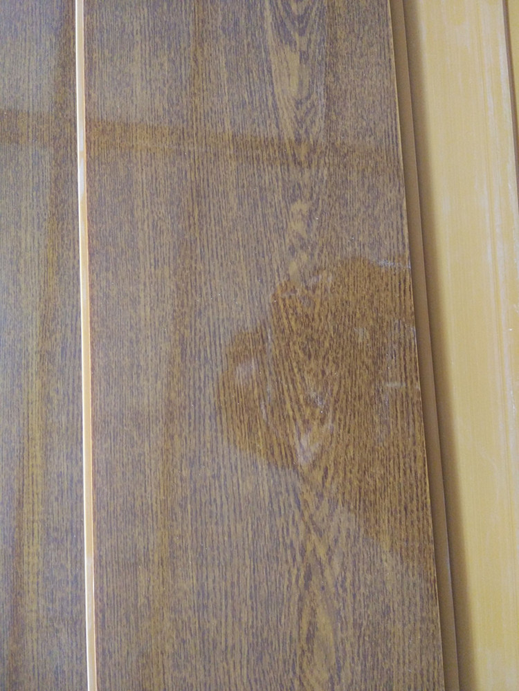 Grano de madera marrón