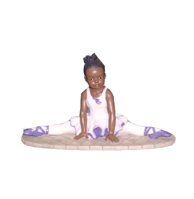 Afro amerikanische Tänzerin spaltet Ballerina-Figur