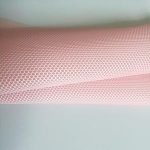 Weiche 3D stereo skopische weiße sechseckige Luftschicht Netz Stoff Designer gestrickte Kette gefärbte Stretch-Funktion für Auto und Spielzeug Dekor