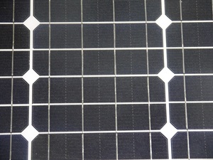 扬州工厂100W迷你太阳能电池板低价10W 30W <span class=keywords><strong>50W</strong></span> 80w电池板来自中国太阳能解决方案