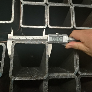 优质<span class=keywords><strong>Gi</strong></span>管镀锌方形矩形钢管空心型钢型材焊接方管建材