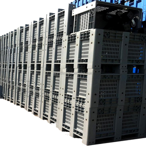 Apilamiento de contenedores de almacenamiento Industrial de plástico sólido - Product Image 1