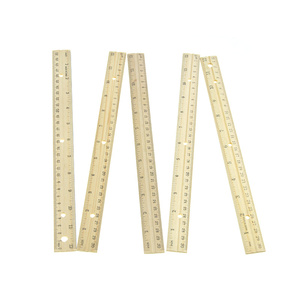 さまざまなプリントとスタイルの30cm木製定規