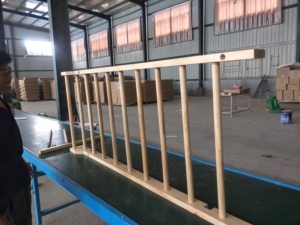 子供のためのジムジム体操ウォールマウントPull up Stall bar with Pine Woodスウェーデンウォールラダーホームジム