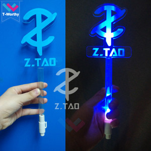 T-layık ucuz parti tezahürat özel baskı ışık sopa Led parlak çubuk kolye Kpop fanı toplantı ışık çubuğu LED - Product Image 2
