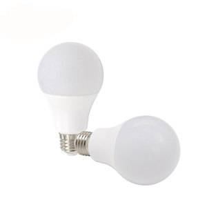 <span class=keywords><strong>6w</strong></span>/470lm e26/e27 B22中国工場<span class=keywords><strong>LED</strong></span>フラット電球スリム薄型屋内<span class=keywords><strong>LED</strong></span> <span class=keywords><strong>A60</strong></span>電球