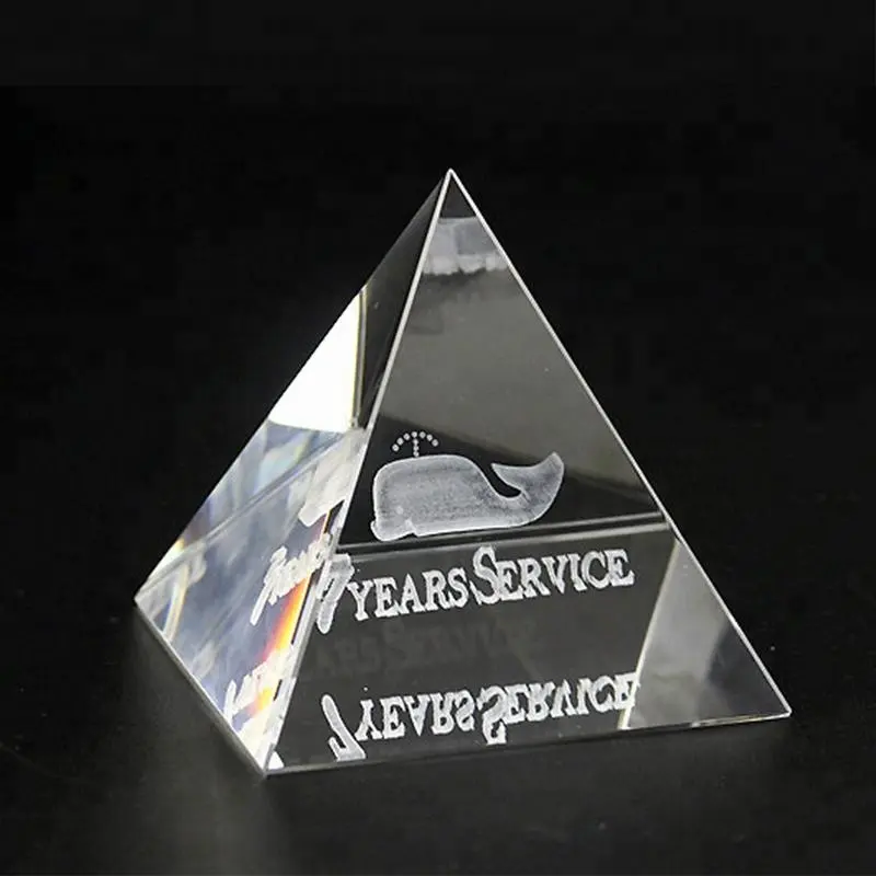 Grosir Kualitas Tinggi Kosong K9 Kaca Kristal Piramida/Kristal Kubus Pemberat Kertas Piramida untuk Ukiran Laser 3d