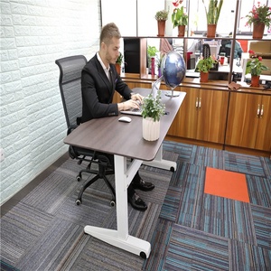 Mesas de trabajo de oficina modernas, estribos de pierna neumáticas, mesas de muebles de altura ajustable movibles para escritorio de programador - Product Image 5
