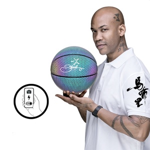 スターベリースマイルボーイグローブボールが暗い反射バスケットボールで光る - Product Image 5
