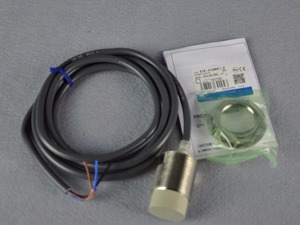 telemecanique <strong>inductive</strong> <strong>sensor</strong> <strong>analog</strong> <strong>inductive</strong> proximity <strong>sensor</strong> E2E-X18ME1-Z <strong>sensor</strong>