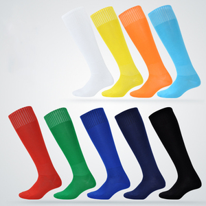 男性膝高い固体白黒サッカーソックス - Product Image 1