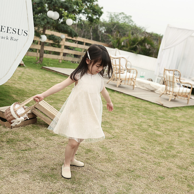 สีขาว
