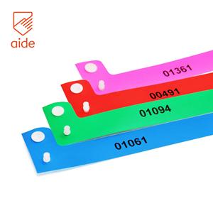 在中国制造清晰的一次性 Id 塑料腕带与存根