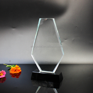 Özelleştirilmiş süper kalite kalkan şekilli k9 kristal hatıra ödülü için Dubai - Product Image 6