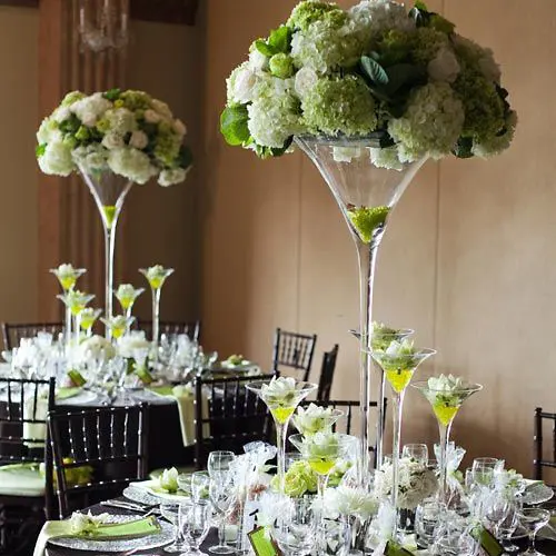 Décoration de vase martini à tige haute pour pièce maîtresse de table de mariage, décorations en verre martini, vase à fleurs en verre clair en gros