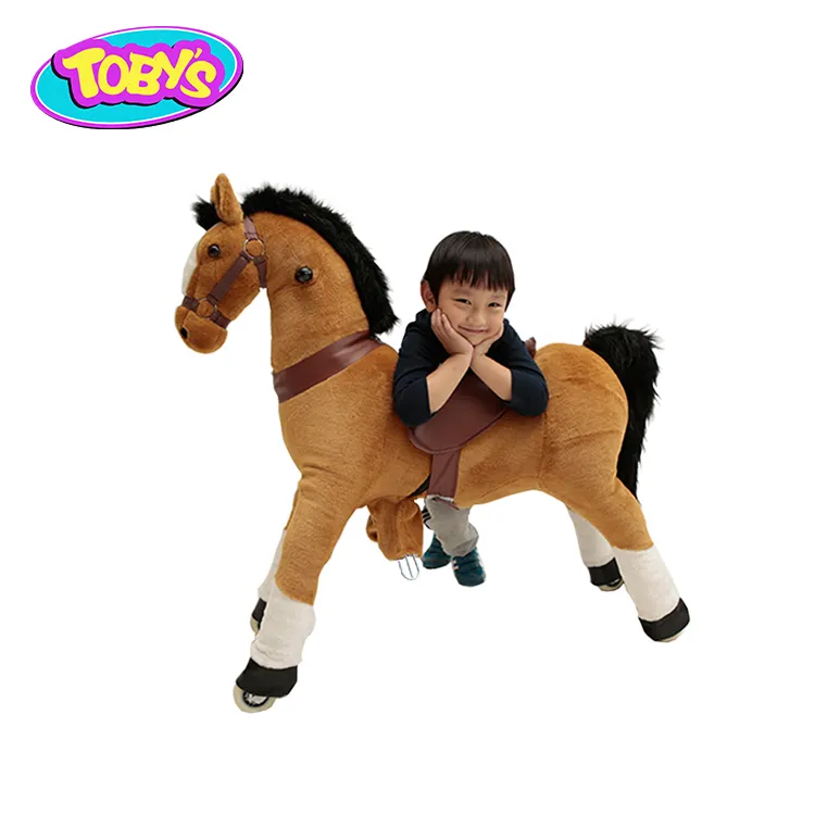 Ride on oyuncaklar üzerinde 8 yaşındakiler için pony oyuncak at tekerlekler