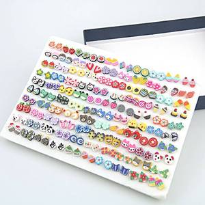 SY-40ファッションイヤリングジュエリー女の子用アソートフードアニマルフルーツフラワー100ペアポリマークレイスタッドイヤリングセット