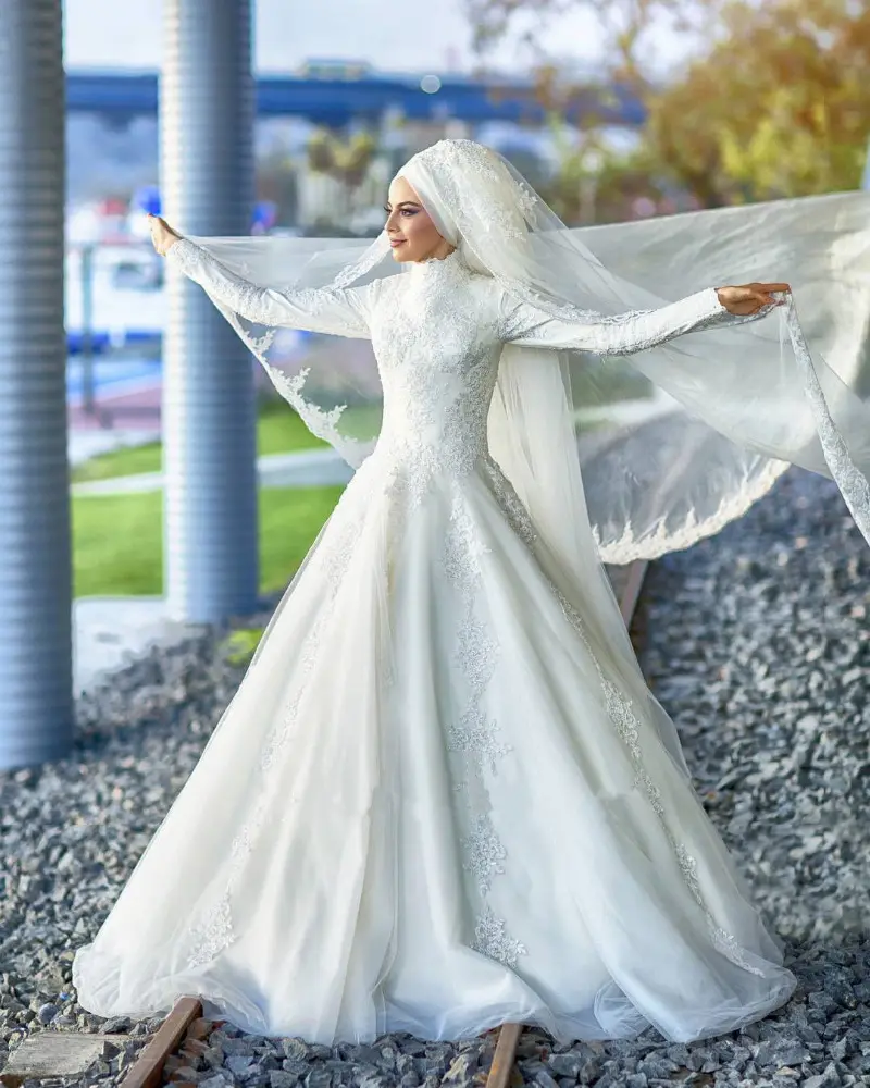 NE268 abiti da sposa musulmani in Arabia saudita in pizzo bianco 2022 abiti da sposa in cristallo con paillettes a collo alto a manica lunga su misura