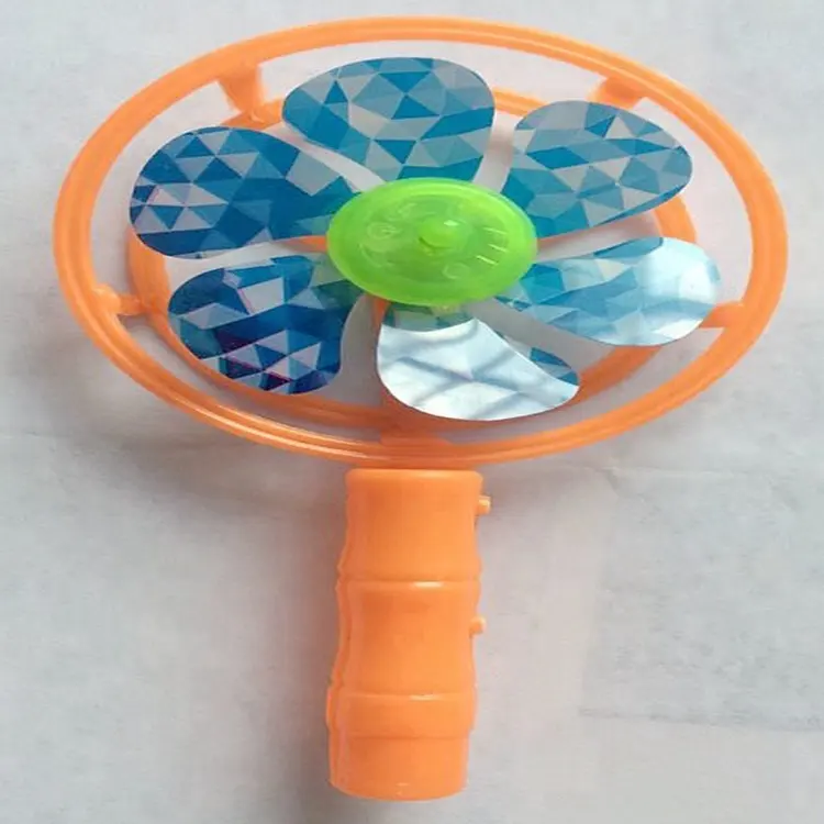 子供のための面白いかわいい小さなプラスチック製の小さなファンのおもちゃ毎日の学校の遊びのおもちゃパキスタンの安いおもちゃ