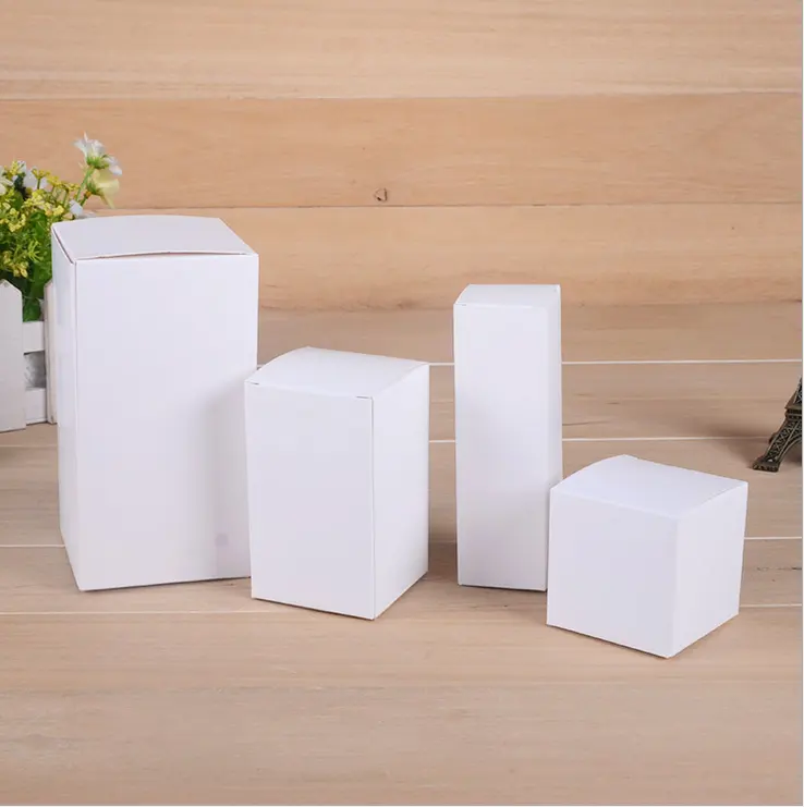 Embalaje de producto personalizado pequeña caja blanca embalaje stock