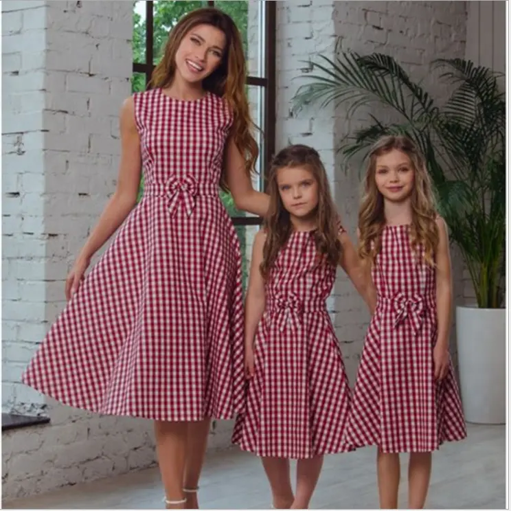 Tecidos Seersucker gingham vestido novo para os bebés crianças vestidos sem mangas geneal e mãe roupas vestido