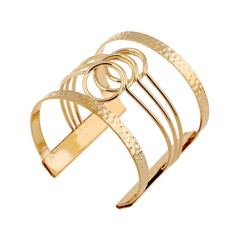 Kaimei 2018 mercado Futian Yiwu joyería doble anillo alambre de la aleación de las mujeres de hueco círculo pulseras de brazalete de oro modelos de diseño