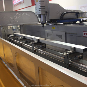 铝型材4轴铣削钻孔冲孔<span class=keywords><strong>CNC</strong></span>加工中心