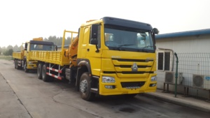 New Sinotruk 8 Ton 10 Folding Truck Mounted <strong>Crane</strong> With Bucket for Sale <strong>Africa</strong> - Product Image 4