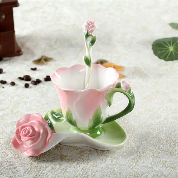 Promotion de haute qualité à la main motif floral 3D émail tasse et soucoupe ensemble tasse en céramique de porcelaine pour cadeau