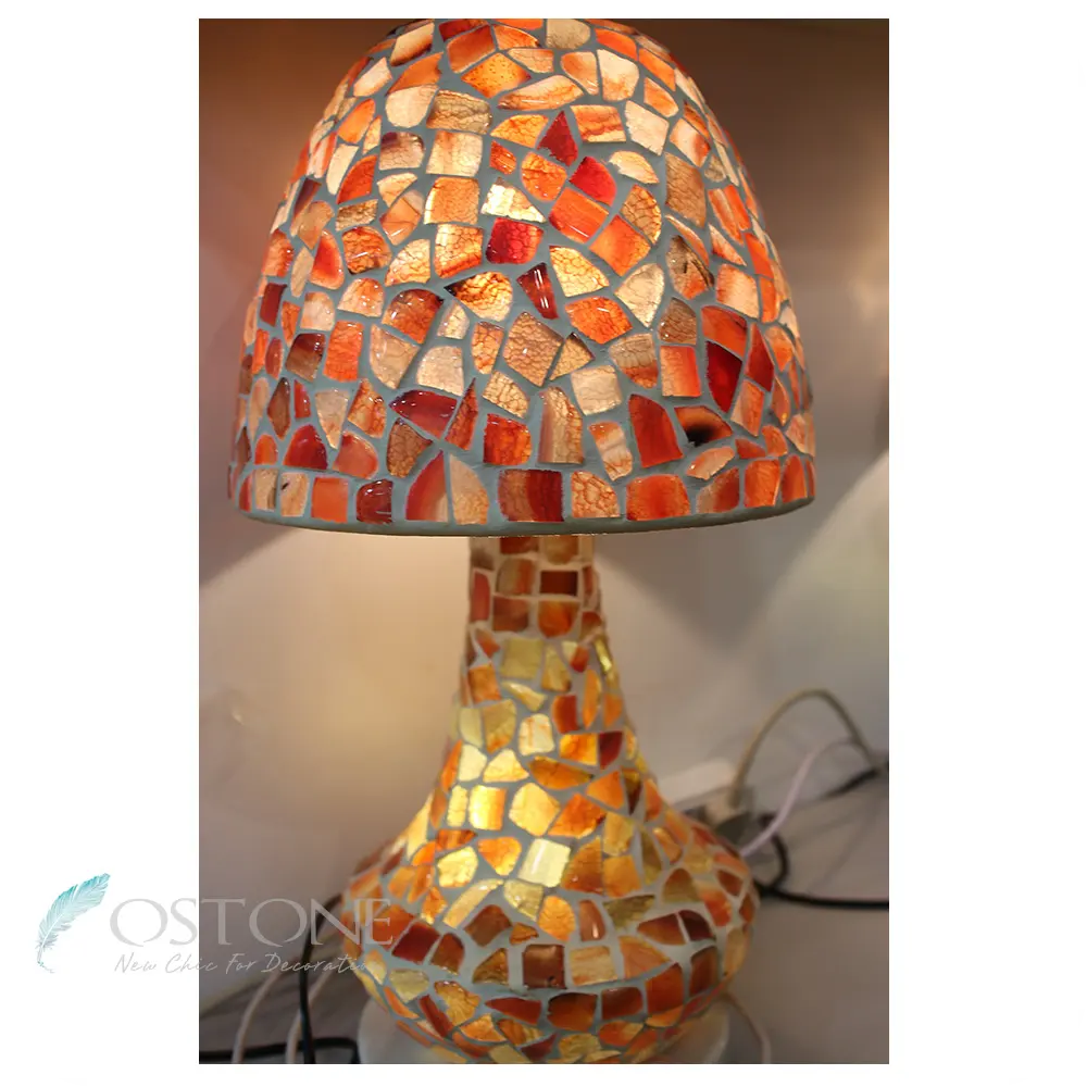 Beau Rouge Champignon Lampe En Verre Avec Mosaïque De Verre Abat-jour