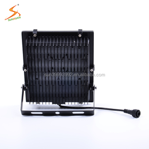 厂家直接供货体育场轻型反射镜led太阳能系统led泛光灯50W 100W 200W